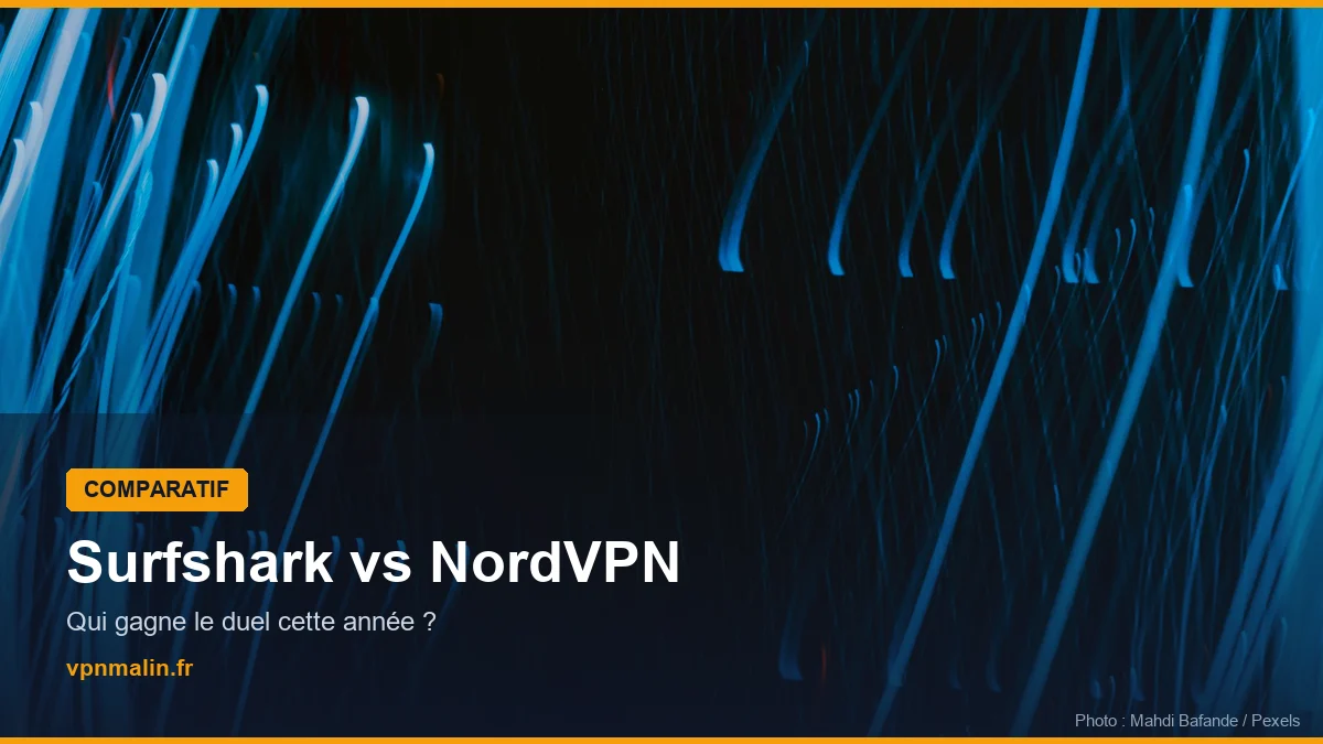 Traînées de lumière bleue évoquant le trafic réseau — comparatif Surfshark et NordVPN